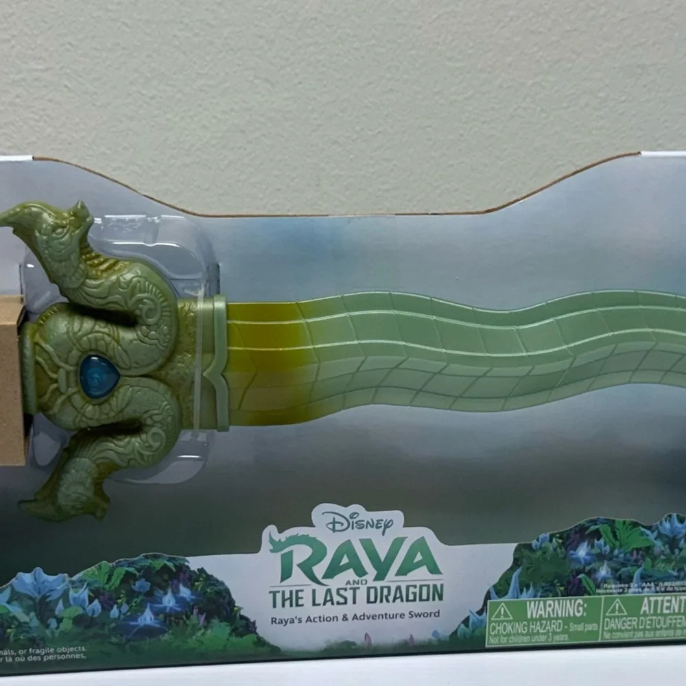 Disney Raya and the Last Dragon Sword Action Adventure Blade w/ Lights Sounds